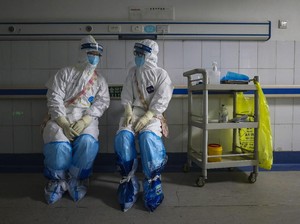 Parno Tertular Virus Corona, Suami Tega Mengunci Istri di Kamar Mandi