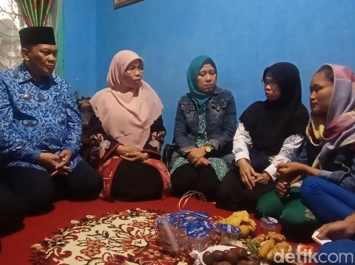 Wali Kota Bandung Oded M Danial temui keluarga Irgi bocah yang hanyut dan belum ditemukan