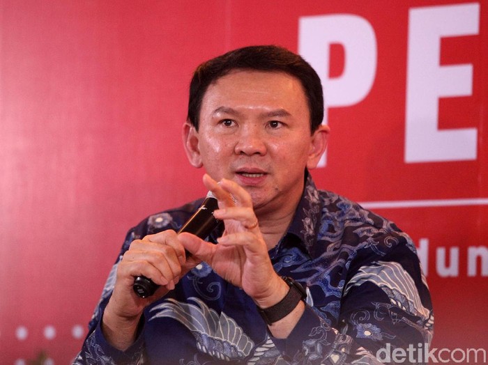 Mantan Gubernur DKI Jakarta Basuki Tjahaja Purnama alias Ahok meluncurkan buku Panggil Saya BTP di Gedung Tempo, Palmerah, Jakarta Selatan, Senin (17/2/2020).
