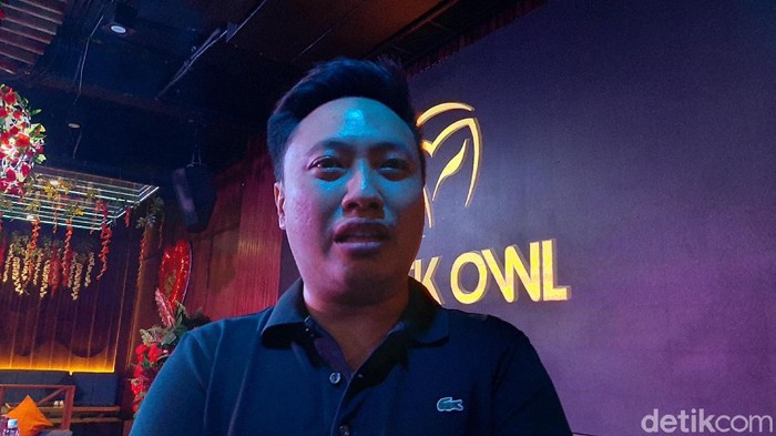 Komisaris Utama Black Owl, Efrat Tio
