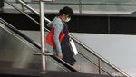 Cegah Virus Corona, Penumpang MRT Pakai Masker