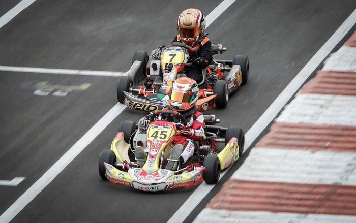 Pembalap belia Qarrar Firhand Ali tampil gemilang di ajang seri pembuka Asian Karting Open Championship (AKOC) di Sirkuit Karting International Sentul, Bogor, Jawa Barat.