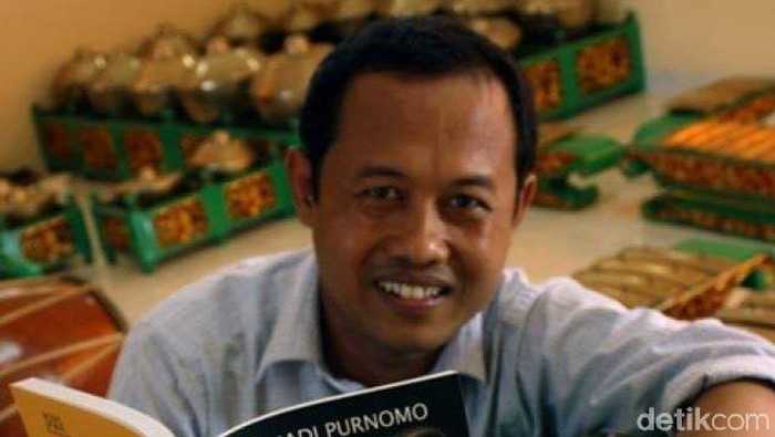 Sucipto Hadi Purnomo, dosen Unnes yang diskor gegara bercanda di FB