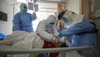 Dari jumlah itu, sekitar 100 orang meninggal di Provinsi Hubei, pusat wabah ini. Laporan kantor berita Xinhua News Agency menyebut tiga orang lainnya meninggal di Henan dan dua orang meninggal di Guangdong.