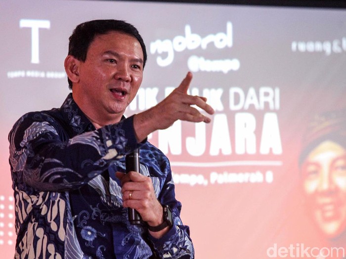 Mantan Gubernur DKI Jakarta Basuki Tjahaja Purnama alias Ahok meluncurkan buku Panggil Saya BTP di Gedung Tempo, Palmerah, Jakarta Selatan, Senin (17/2/2020).