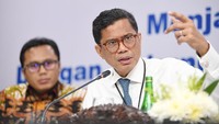 Direktur Utama PT Bank Tabungan Negara (Persero) Tbk. Pahala N. Mansury beserta Jajaran Direksi Bank BTN Jasmin, Yossi Istanto, Andi Nirwoto, Nixon L. P. Napitupulu, Elisabeth Novie Riswanti, dan Hirwandi Gafar memaparkan target Bank BTN dalam acara Media Briefing & Lunch di Kantor Wilayah Bank BTN Cawang di Jakarta, Senin (17/2). Foto: dok. Bank BTN