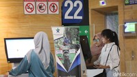 Perpustakaan Nasional Indonesia (Perpusnas) berada di Jalan Medan Merdeka Selatan No.11 Jakarta Pusat atau seberang parkiran IRTI Monas.