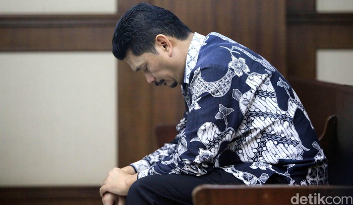 Eks Dirut PT Inti Dituntut 3 Tahun Bui Mantan Dirut PT Inti Darman Mappangara dituntut 3 tahun penjara. Ia diyakini bersalah memberi uang ke Andra Y Agussalam terkait kasus suap antar-BUMN.