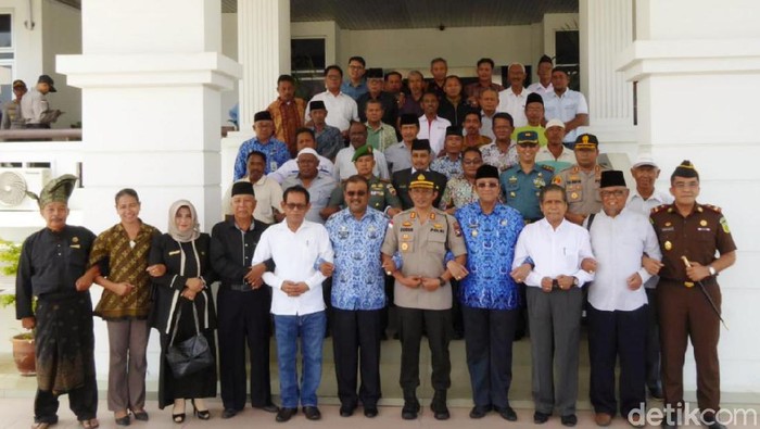 Rapat pembahasan polemik penolakan renovasi Gereja Katolik Paroki Santo Joseph (Agus Siagian/detikcom)