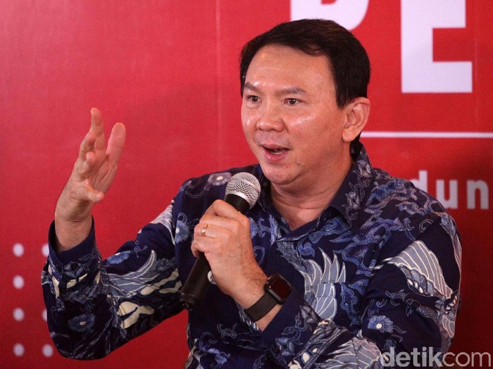 Mantan Gubernur DKI Jakarta Basuki Tjahaja Purnama alias Ahok meluncurkan buku Panggil Saya BTP di Gedung Tempo, Palmerah, Jakarta Selatan, Senin (17/2/2020).