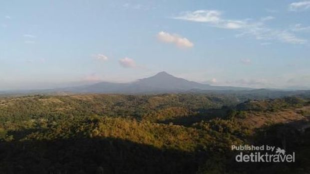 Gunung Seulawah Agam dan Seulawah Dara Aceh Besar