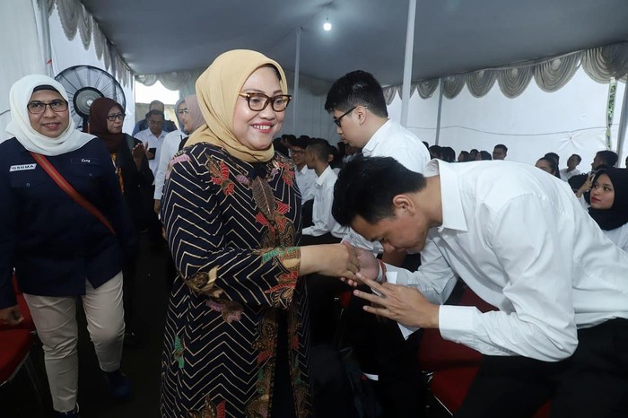 Menteri Ketenagakerjaan Ida Fauziyah membuka dan meninjau langsung pelaksanaan proses Seleksi Kompetensi Dasar (SKD) Calon Pegawai Negeri Sipil (CPNS) Kementerian Ketenagakerjaan (Kemnaker) untuk lokasi Jakarta, Senin (17/2/2020).