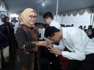 Menaker Tinjau Langsung Ujian CPNS