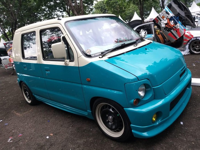 Modifikasi Suzuki Karimun bergaya retro