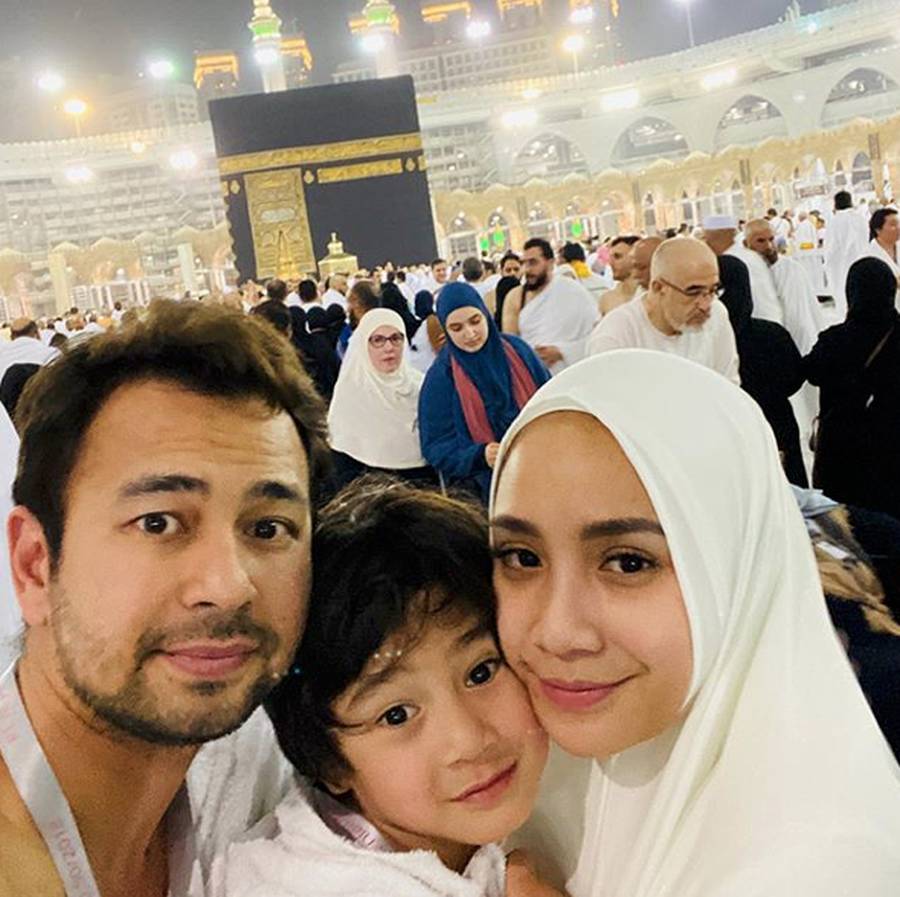 Rayakan Ultah saat Umrah, Ini Doa Raffi Ahmad dan Nagita Slavina