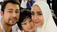 Raffi Ahmad, Rafathar dan Nagita Slavina saat menjalani ibadah umrah. Dok. Instagram/raffinagita1717