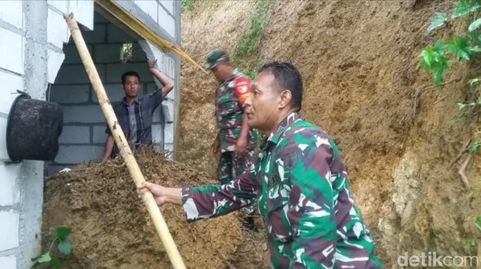 longsor di trenggalek