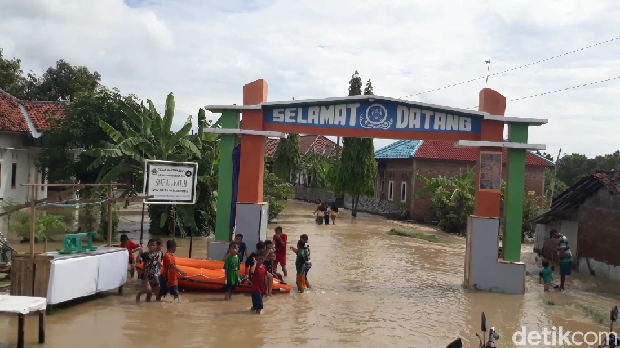 Tanggul Sungai Cisanggarung Jebol, Enam Desa di Brebes Kebanjiran