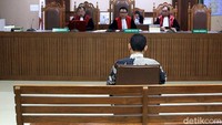 Darman sudah lama mengenal Andra sejak bekerja bersama di PT Len Industri. Perbuatan Darman dilakukan bersama-sama dengan Andi Taswin Nur.