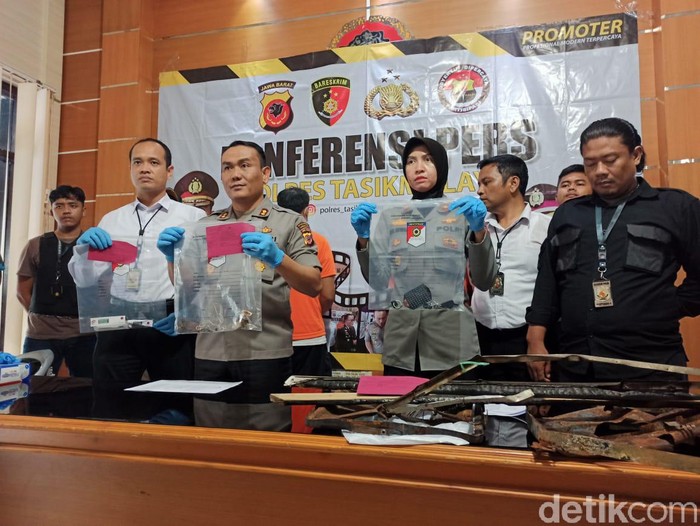 Polisi tangkap 2 pelaku pembakar kantor desa di Tasikmalaya