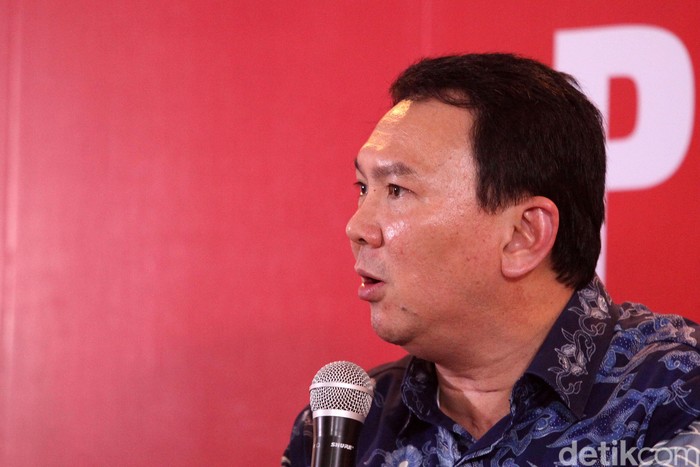 Mantan Gubernur DKI Jakarta Basuki Tjahaja Purnama alias Ahok meluncurkan buku Panggil Saya BTP di Gedung Tempo, Palmerah, Jakarta Selatan, Senin (17/2/2020).