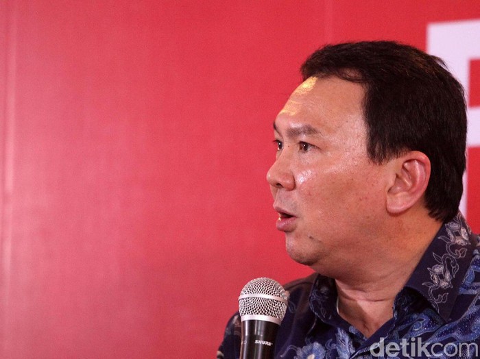 Mantan Gubernur DKI Jakarta Basuki Tjahaja Purnama alias Ahok meluncurkan buku Panggil Saya BTP di Gedung Tempo, Palmerah, Jakarta Selatan, Senin (17/2/2020).