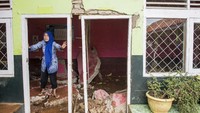 Diketahui ada dua ruangan di sekolah tersebut yang mengalami kerusakan cukup parah.