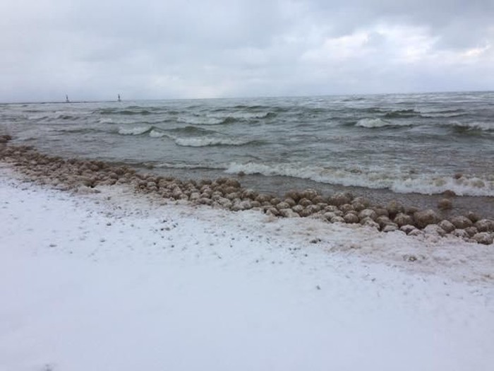 Bola es di Danau Michigan