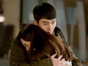 Kisah Keluarga yang Terselamatkan dari Hoax Setelah Hobi Nonton Drama Korea