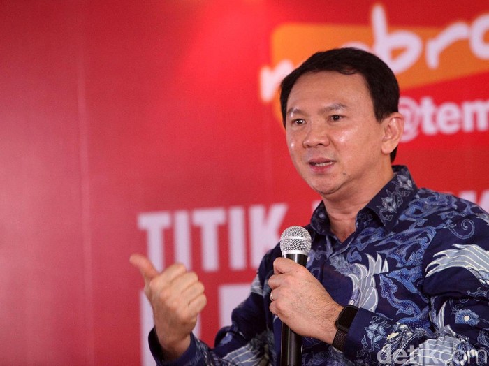 Mantan Gubernur DKI Jakarta Basuki Tjahaja Purnama alias Ahok meluncurkan buku Panggil Saya BTP di Gedung Tempo, Palmerah, Jakarta Selatan, Senin (17/2/2020).