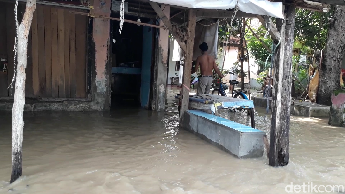 Banjir 6 desa akibat tanggul jebol di Brebes