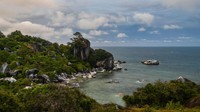 Pemandangan wisata Batu Sindu di kawasan Tanjung Senubing, Bunguran Timur, Natuna, Kepulauan Riau.