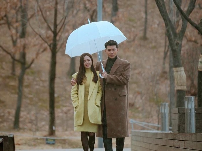 Crash Landing On You, salah satu drama Korea terbaik 2020 di Netflix. Foto: Dok. tvN Crash Landing On You, salah satu drama Korea terbaik 2020 di Netflix. Foto: Dok. tvN