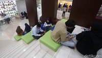Perpustakaan Nasional ini memiliki tinggi 126,63 meter dengan gedung layanan sebanyak 24 lantai.