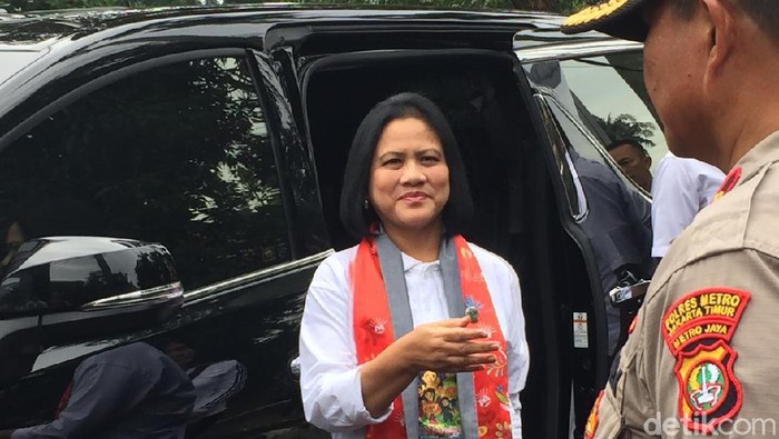 Iriana Jokowi dan Wury Estu (Tiara Aliyah Azzahra/detikcom)
