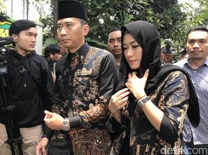 Ibas hingga Morgan Oey Melayat ke Rumah Duka Ashraf Sinclair