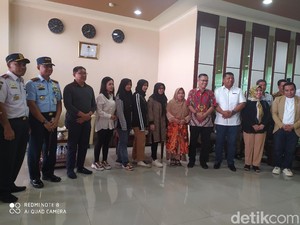 4 Mahasiswa RI dari Wuhan Tiba di Kendari, Warga Diminta Tak Mengucilkan