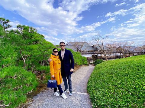Liburan Syahrini dan Reino Barack