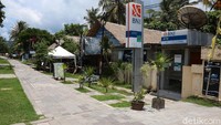 Tak hanya membangun sirkuit berkelas internasional, persiapan lain juga turut dilakukan guna menyambut ajang balap motor internasional itu, beberapa diantaranya terkait dengan faktor keamanan dan keselamatan. Berbagai fasilitas umum penunjang pun disediakan di area sekitar Pantai Kuta Lombok yang menjadi lokasi pembangunan Sirkuit Mandalika.