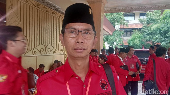 Ketua DPC PDIP Surabaya Adi Sutarwijono