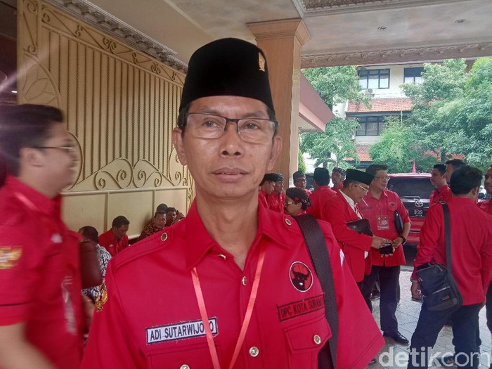 Ketua DPC PDIP Surabaya Adi Sutarwijono