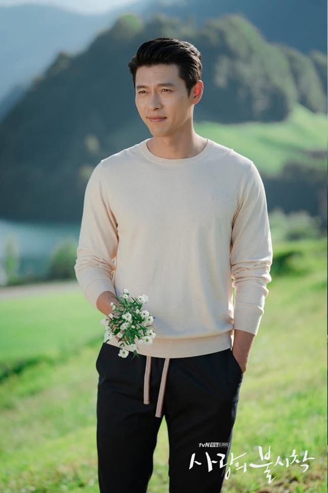 3. Hyun Bin (Crash Landing on You)Popularitas Hyun Bin tahun ini pun masih berada di puncak. Berkat drama Crash Landing on You, aktor tampan tersebut bertengger di posisi ketiga sebagai aktor drama paling terkenal. Foto: tvN