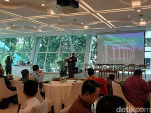 Ucapkan Terima Kasih, Menlu Terima Tim Penjemput WNI di Wuhan