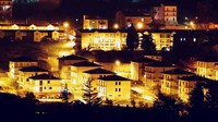 Sejumlah kota di Italia ditinggalkan penduduknya dan mulai mengalami penurunan jumlah penduduk. Untuk mengatasinya beberapa kota mulai mencoba melakukan repopulasi ulang dengan menawarkan rumah dengan harga yang tidak masuk akal cuma 1 euro saja. Istimewa/CNN. Sejumlah kota di Italia ditinggalkan penduduknya dan mulai mengalami penurunan jumlah penduduk. Untuk mengatasinya beberapa kota mulai mencoba melakukan repopulasi ulang dengan menawarkan rumah dengan harga yang tidak masuk akal cuma 1 euro saja. Istimewa/CNN.