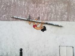 Seniman Ini Pakai Ilustrasi Kartun untuk Warnai Kota