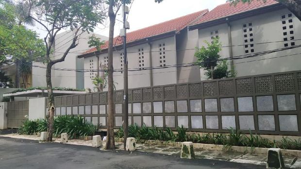 Mengintip Rumah Buronan KPK Eks Sekretaris MA Nurhadi, Megah Banget!
