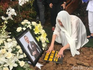 Masih Syok, BCL Tak Banyak Bicara soal Meninggalnya Ashraf
