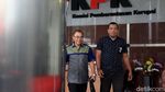 Lambaian Tangan Yosef Badeoda Usai Diperiksa KPK Soal Kasus Nurhadi