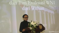 Lebih lanjut, Retno mengatakan tugas pemerintah dalam menghadapi wabah virus corona belum selesai.