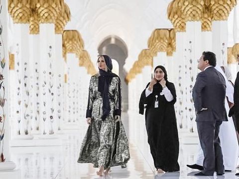 Pakai Kerudung Saat di Dubai, Ivanka Trump Jadi Kontroversi